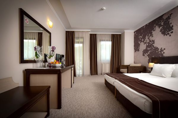 rh-2024-138-large7C8AAC5F-1A99-601B-4311-4C6FA425CE70.jpg